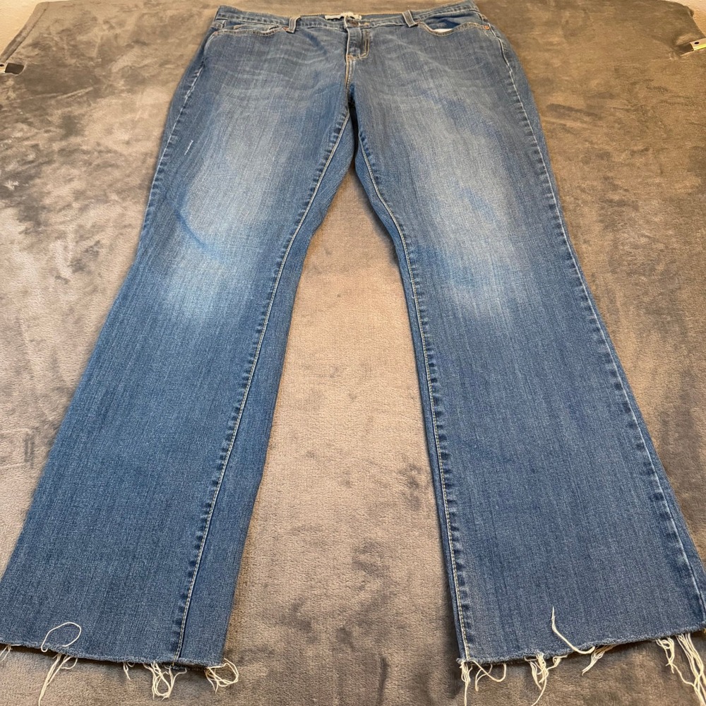 Levi 515 Boot Cut Jeans Womens 36x32" Blue Denim Pants Raw Hem Distressed